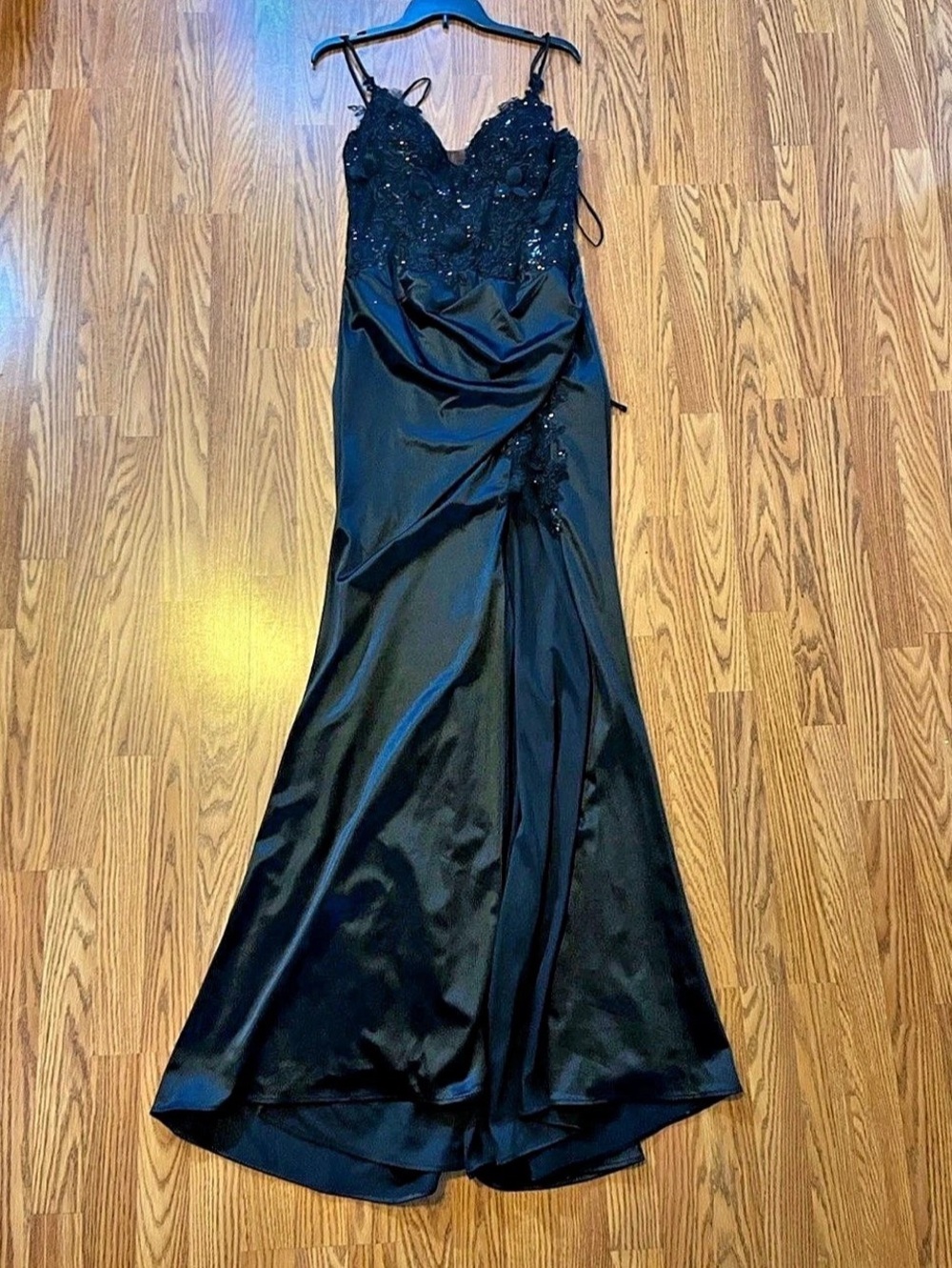 Bicici & Coty dress size medium homecoming prom fancy